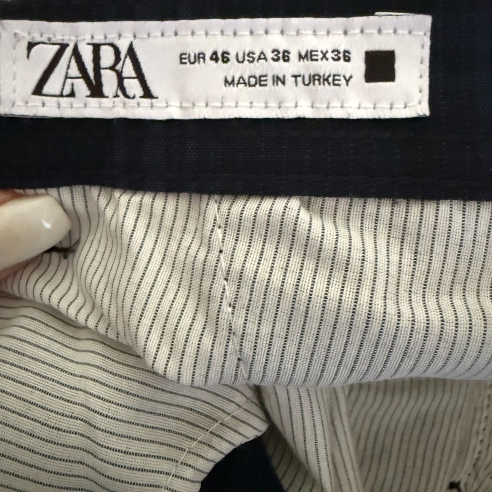 Zara Men's Dark Plaid Trousers - Picture 3 of 3